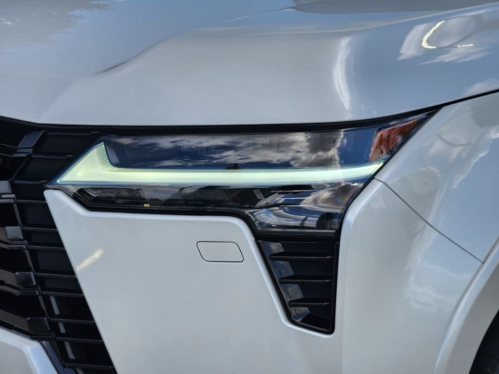 Certified Used 2025 White Pearl Lexus 550 Luxury+ image 9