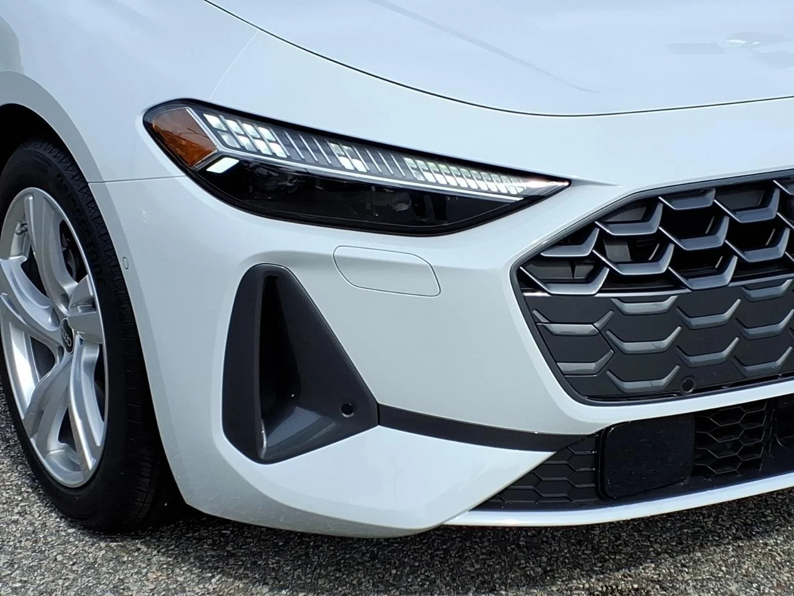 New 2026 Glacier White Metallic Audi Prestige image 4
