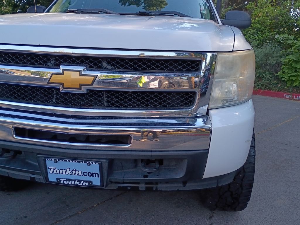 Used 2009 Summit White (Fleet) Chevrolet LT image 10
