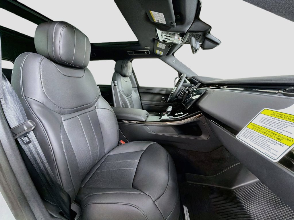 New 2027 Fuji White Land Rover Dynamic SE image 30