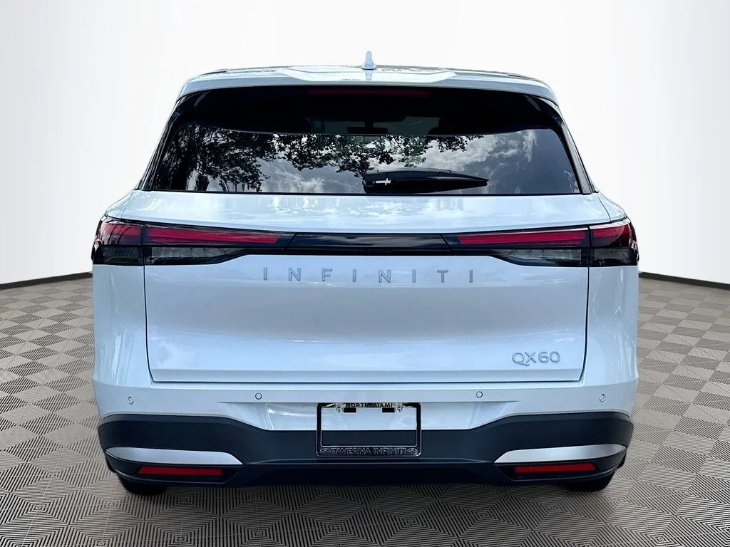 New 2027 RADIANT WHITE INFINITI Pure FWD image 6
