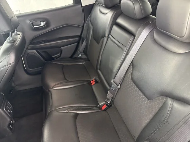 Used 2018 White Jeep Latitude image 24