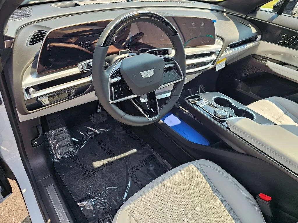 New 2026 Vibrant White Tricoat Cadillac Sport image 19