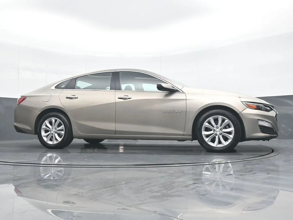 Used 2022 Gray Chevrolet LT image 31