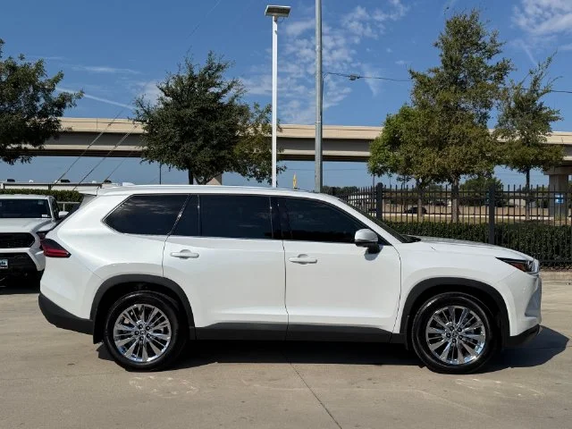 Certified Used 2025 WIND CHILL PEARL Toyota Platinum image 4