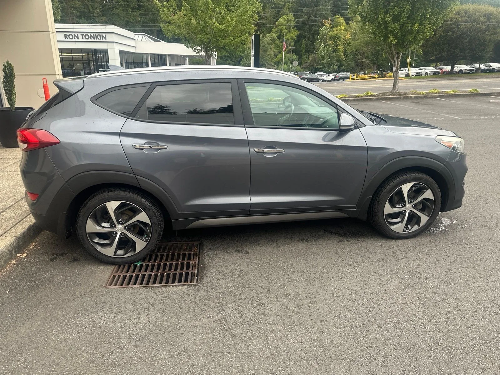 Used 2016 Gray Hyundai Limited image 6