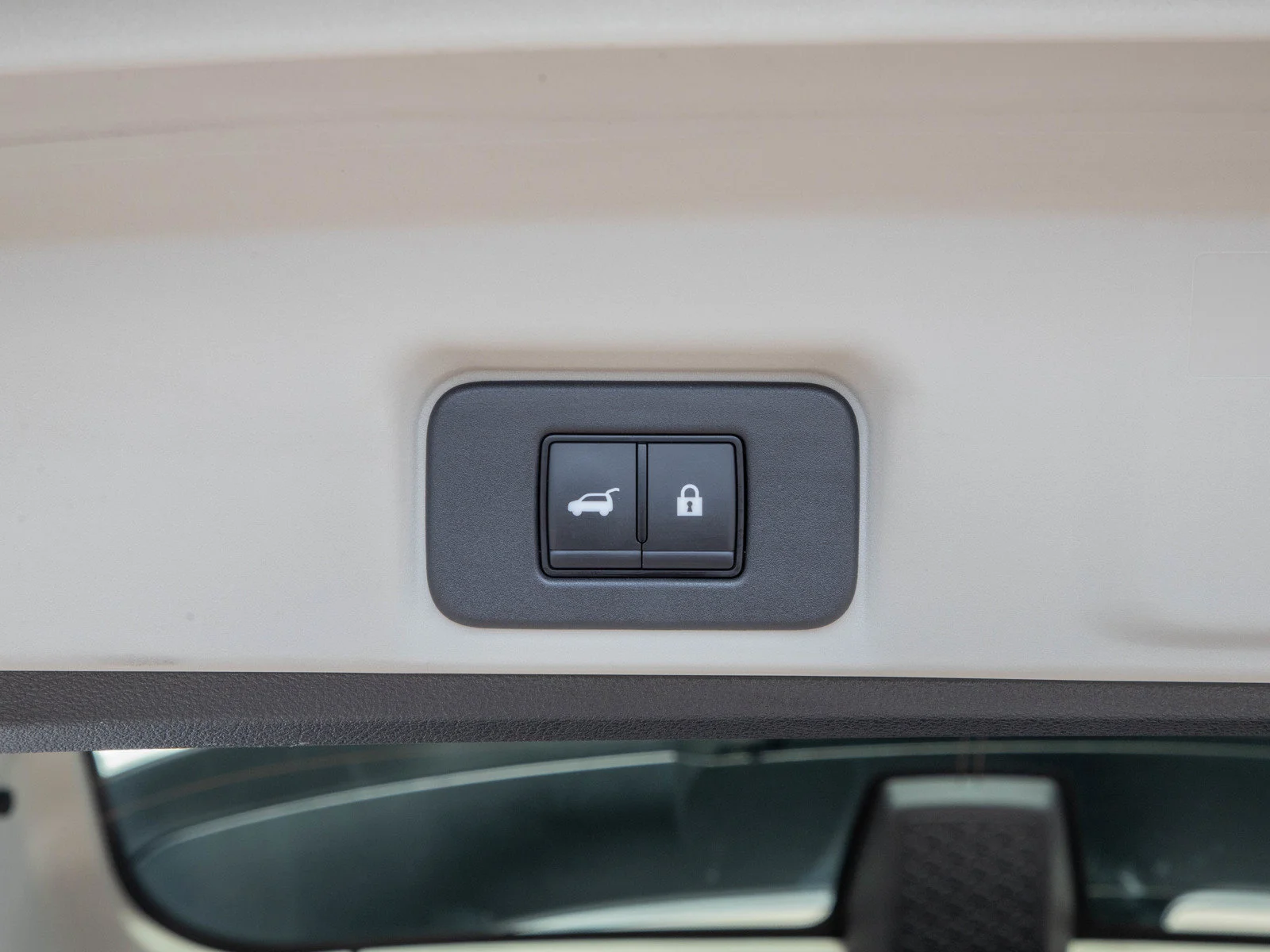 Used 2024 Everest White Pearl Tricoat Nissan EVOLVE+ e-4ORCE image 17
