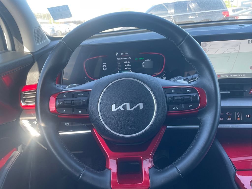 Used 2025 Snow White Pearl Kia EX image 14