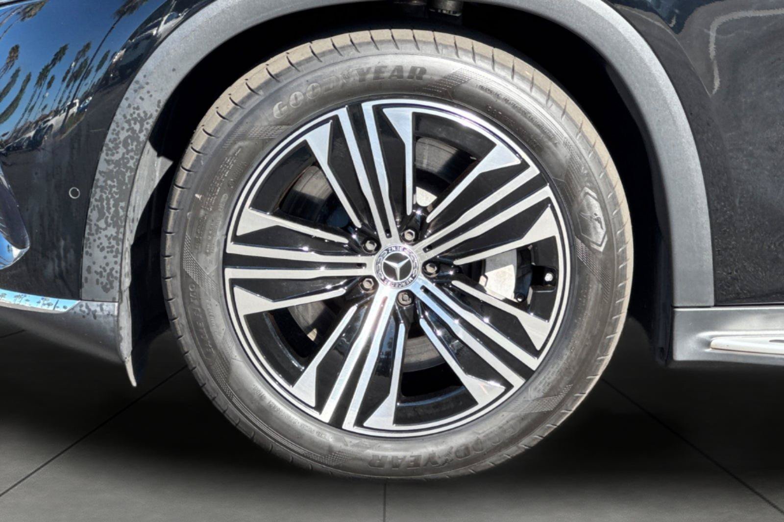 Certified Used 2024 Black Mercedes-Benz 450 image 5