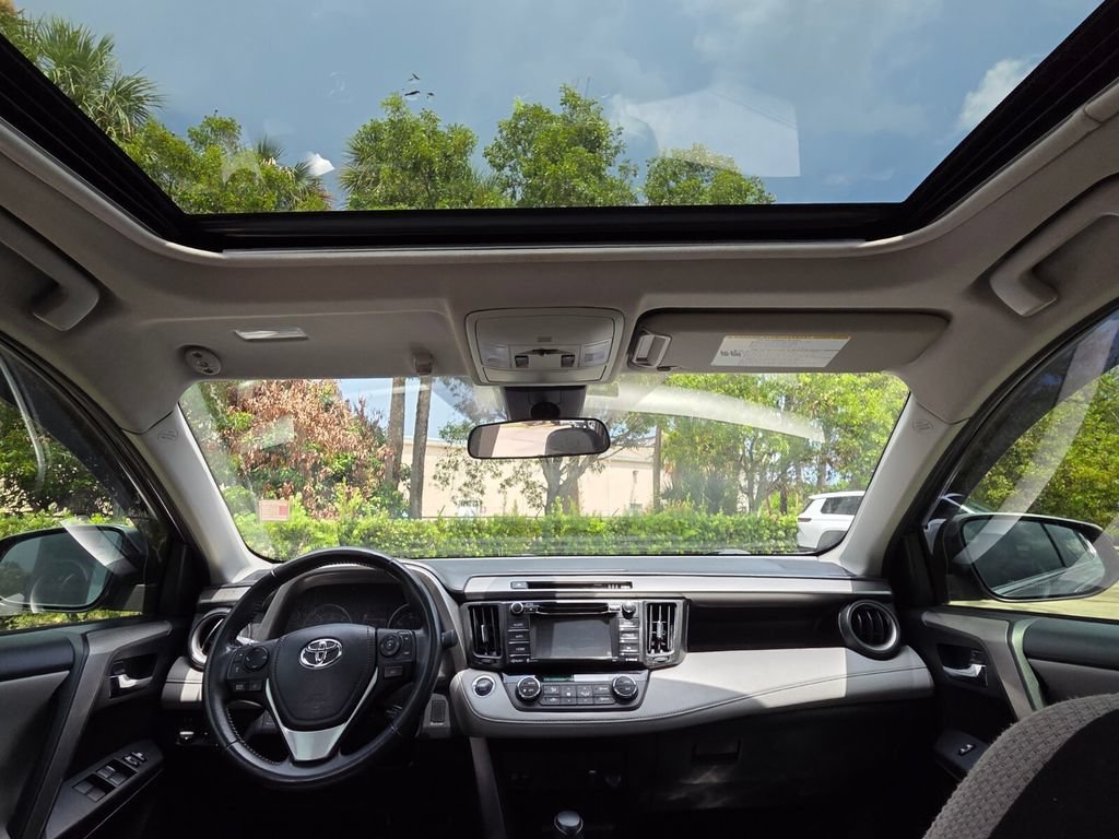 Used 2018 Magnetic Gray Metallic Toyota XLE image 25