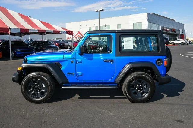 Used 2022 Blue Jeep Sport image 2