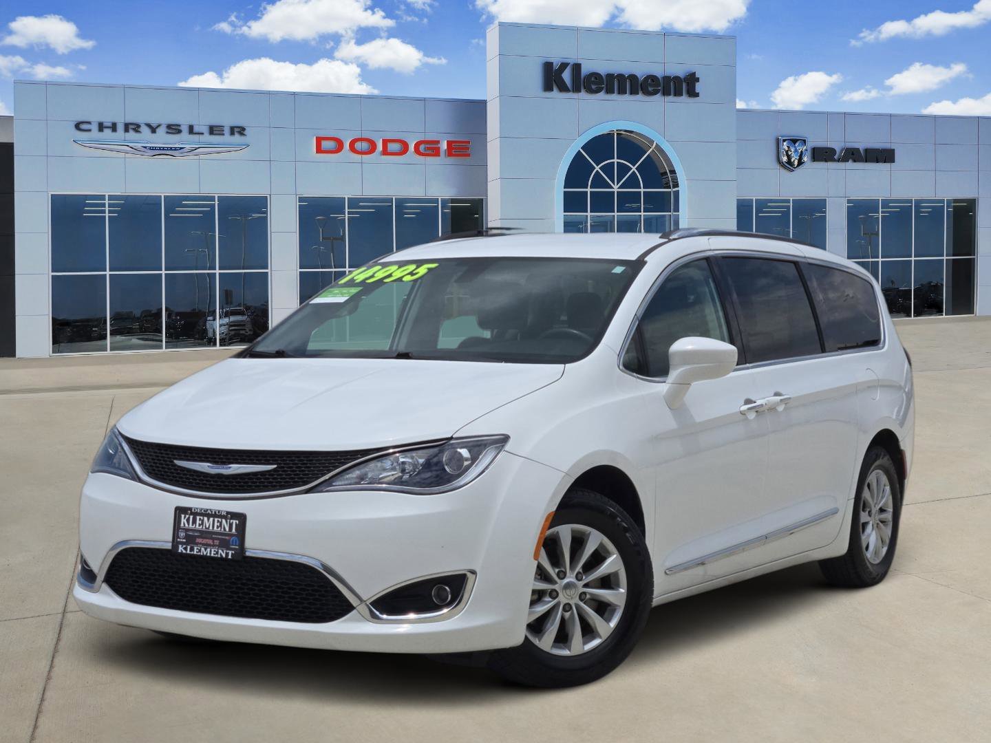 2018 Chrysler Pacifica Touring L's photo