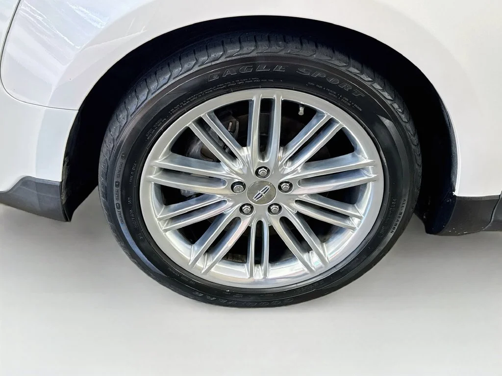 Used 2019 White Lincoln Standard image 41