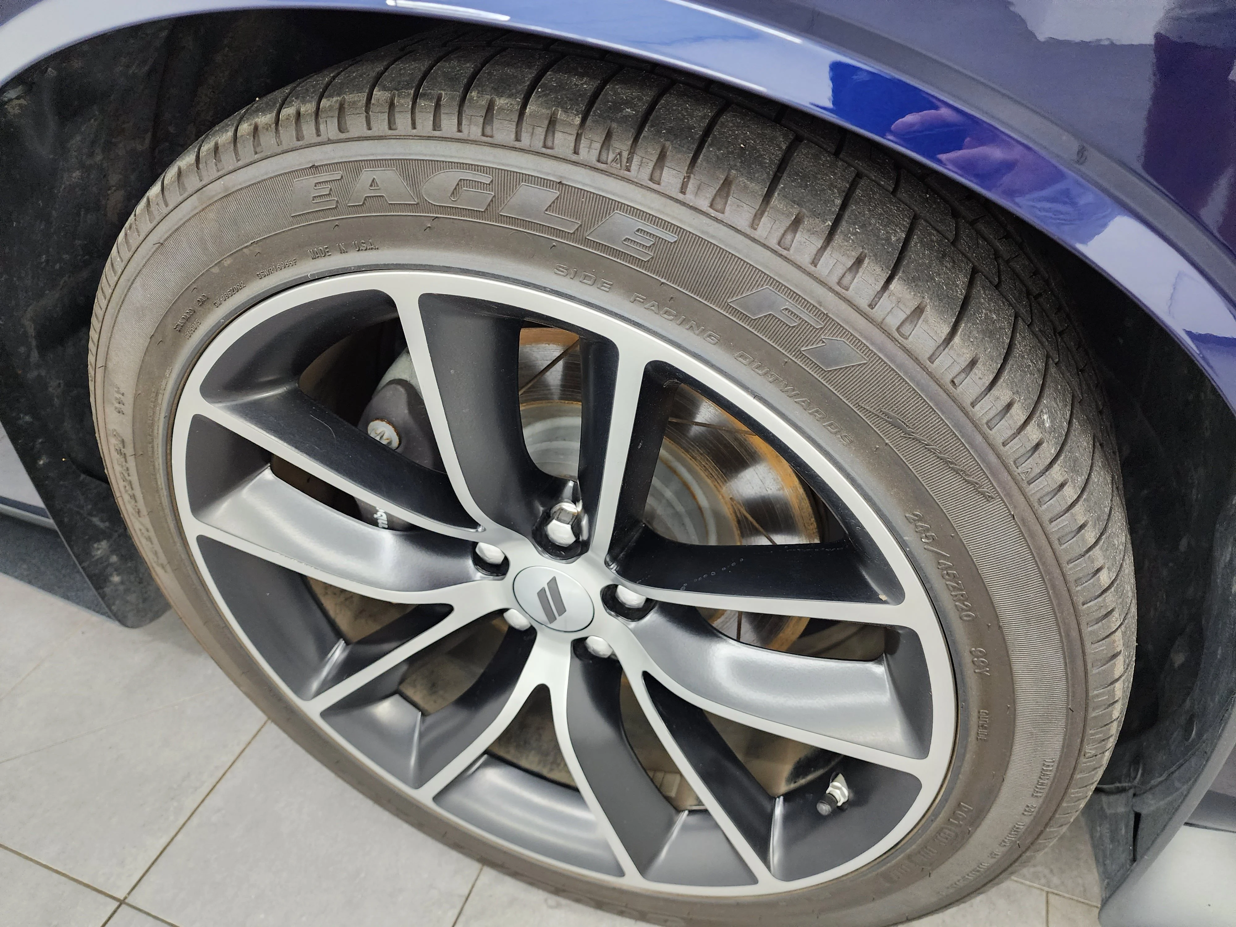 Used 2017 Contusion Blue Pearlcoat Dodge R/T image 3