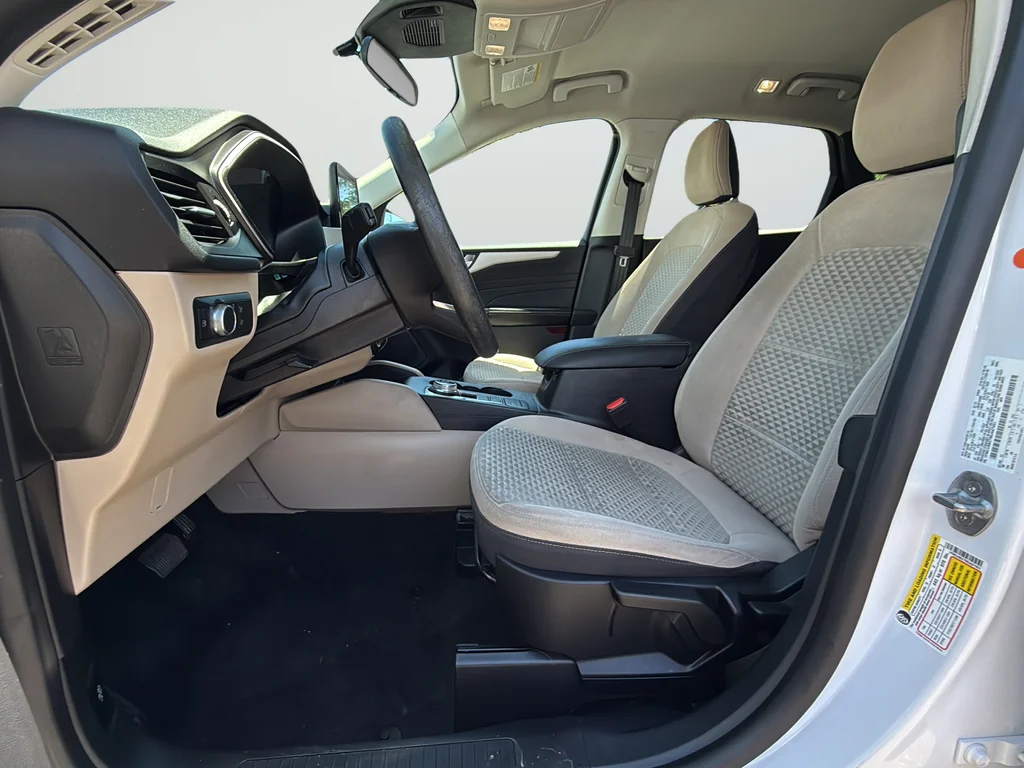 Used 2021 White Ford SE image 12