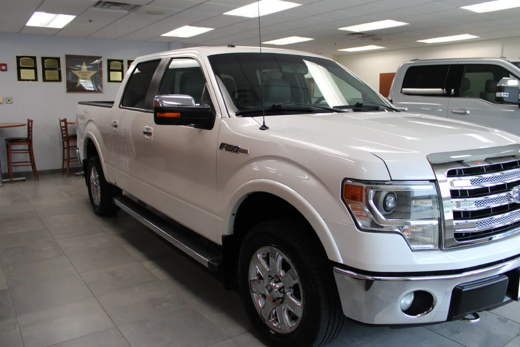 Used 2014 White Platinum Tri-Coat Metallic Ford Lariat image 3