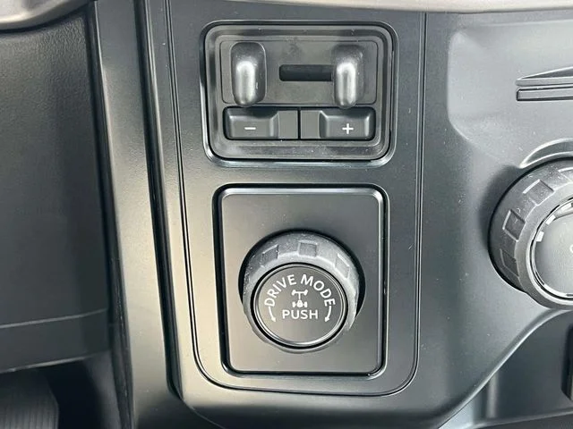 New 2025 Oxford White Ford XL image 22