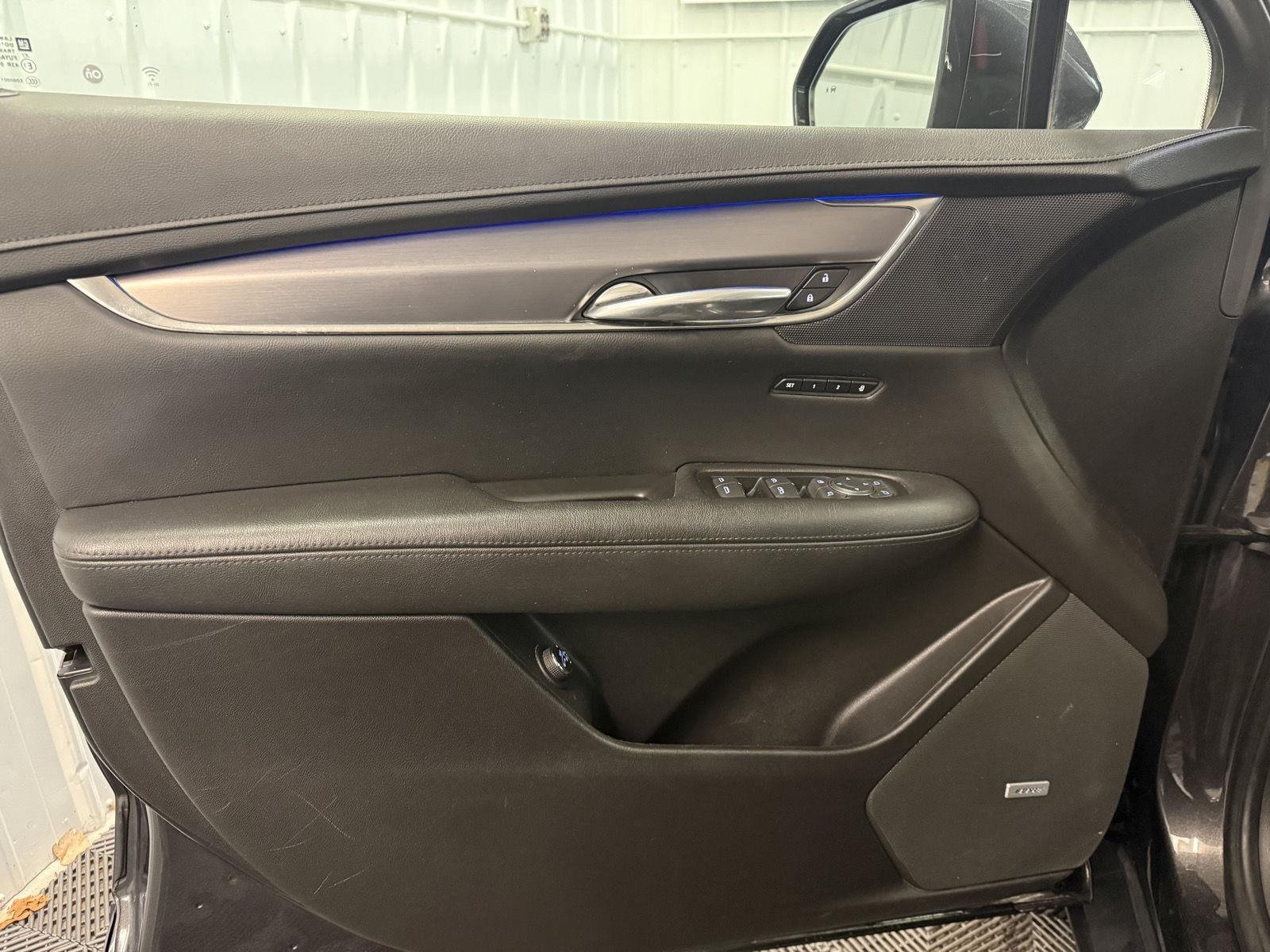 Used 2019 BLACK CADILLAC PREMLUX image 21