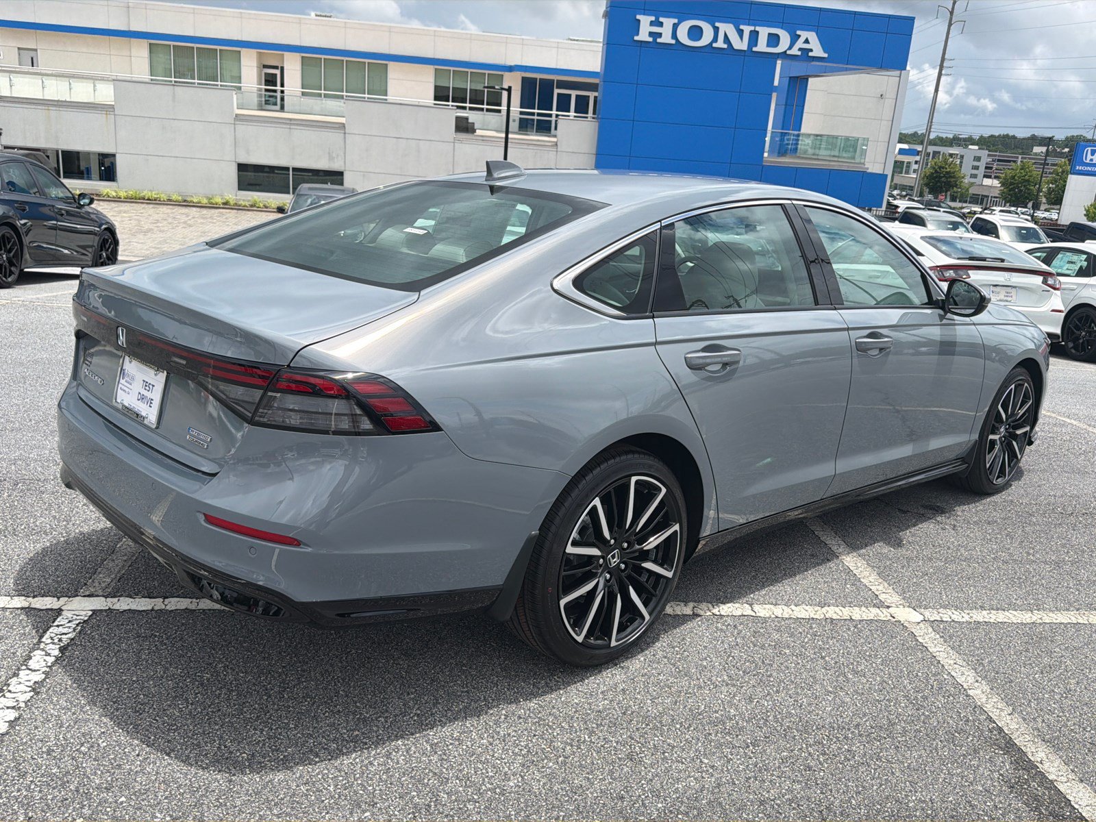 New 2026 Urban Gray Pearl Honda Touring image 7