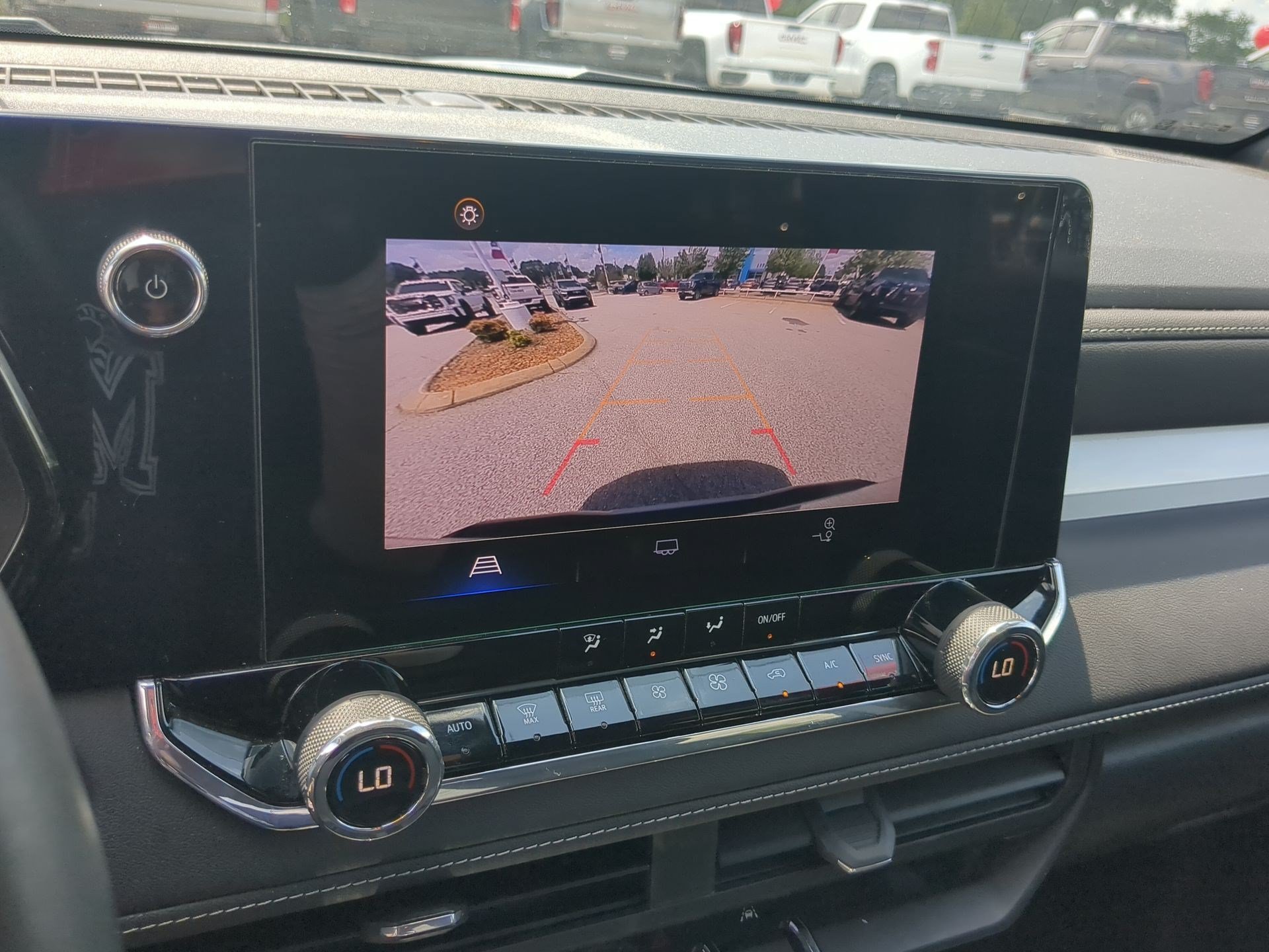 2023 Chevrolet Colorado LT - Photo 17