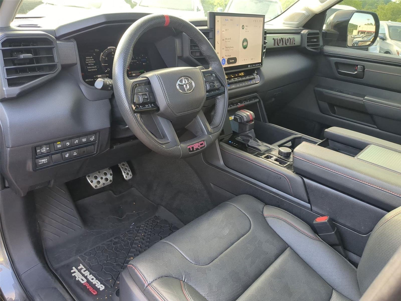 Used 2023  TOYOTA  image 19