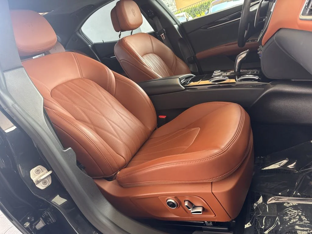 Used 2023 Nero Ribelle Metallic Maserati Modena Q4 image 19