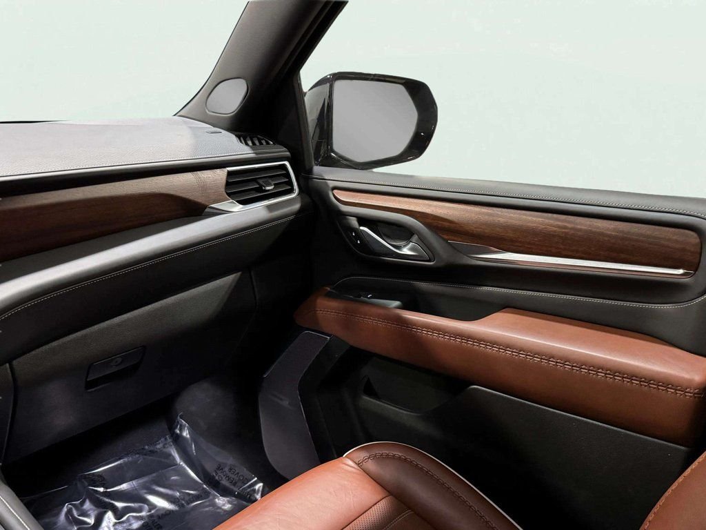 2023 GMC Yukon XL Denali Ultimate - Photo 11