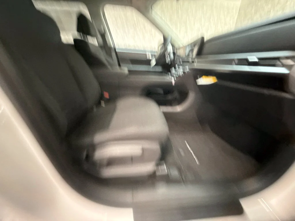 New 2027 Serenity White Hyundai SE image 12