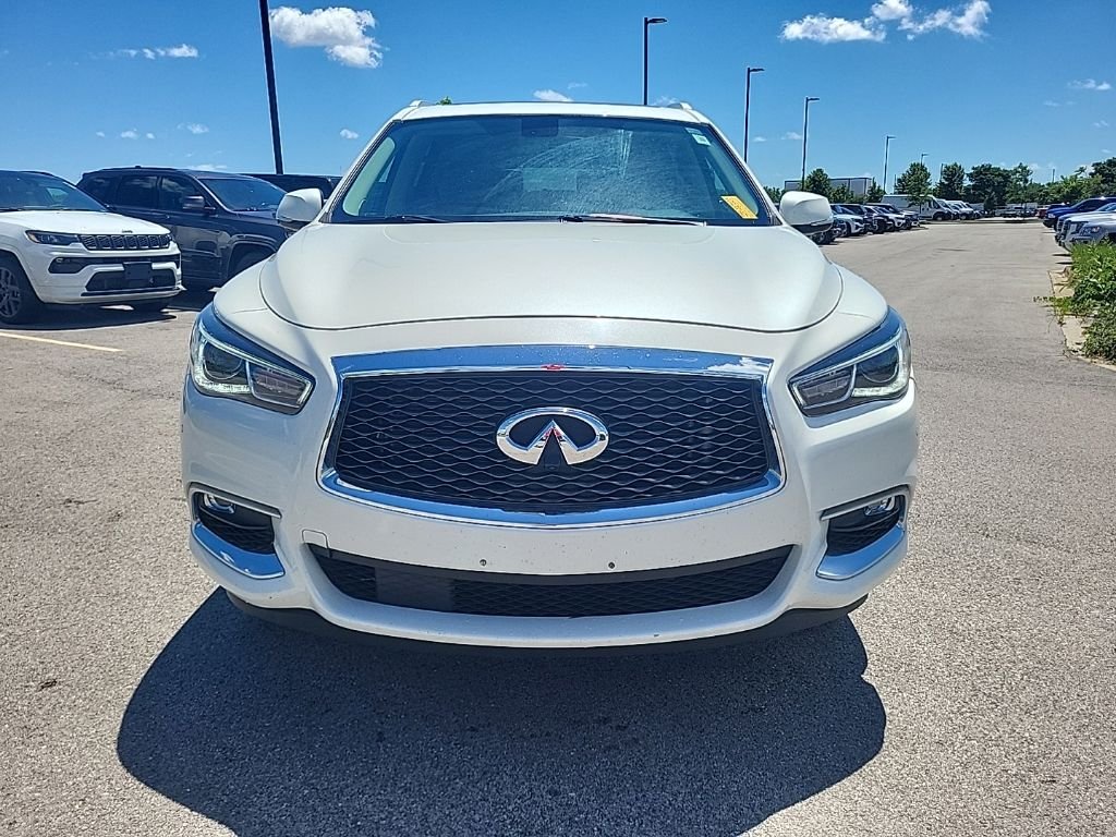 Used 2017 White INFINITI Base image 8