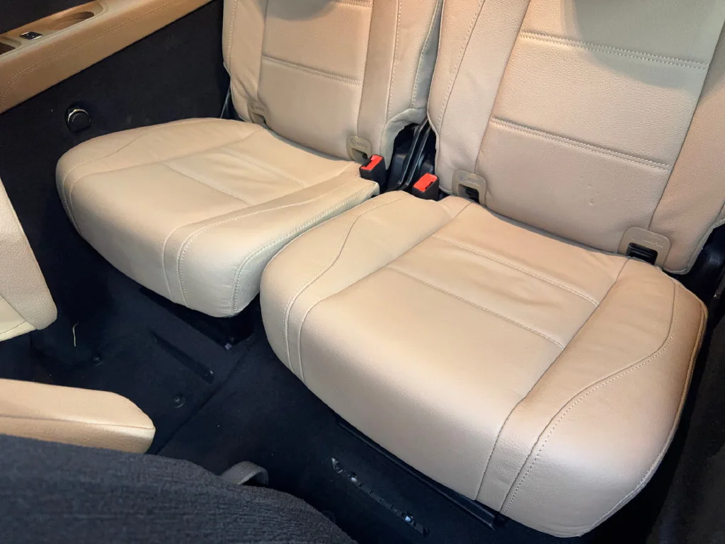 Used 2025 White Mercedes-Benz GLS 450 image 40
