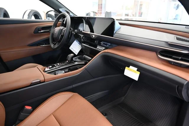 2026 Toyota Crown Signia Limited - Photo 14