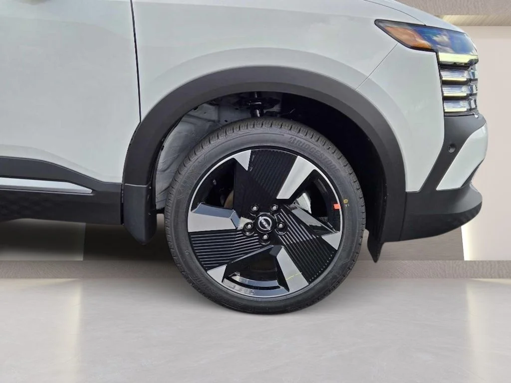 2025 Nissan Kicks SR - Photo 6