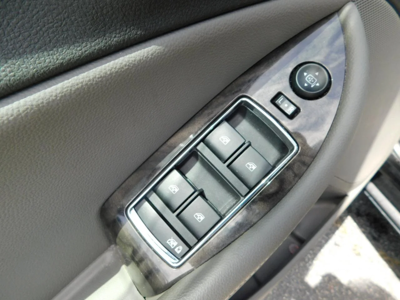 Used 2014 Black Chevrolet 4dr Sdn LT w/2LT image 25