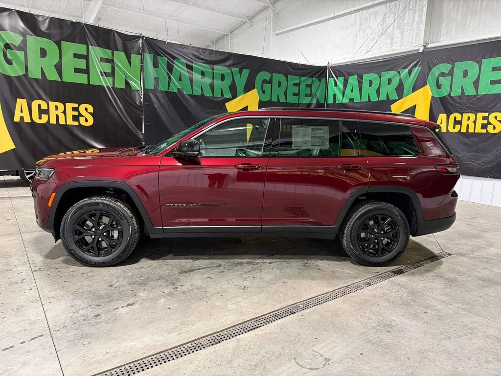 New 2026 Velvet Red Pearl-Coat Exterior Paint Jeep Laredo Altitude image 3
