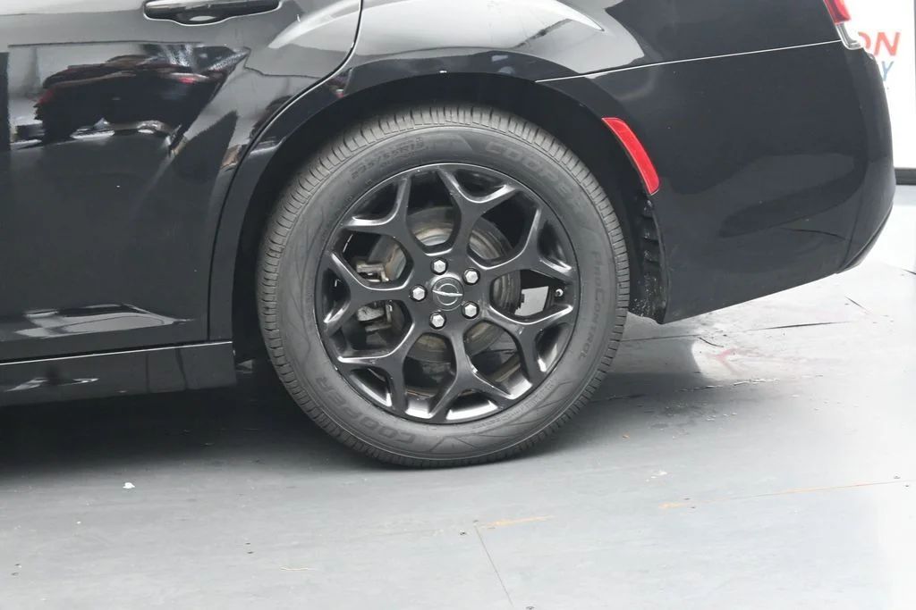 Used 2022 Black Chrysler Touring image 13