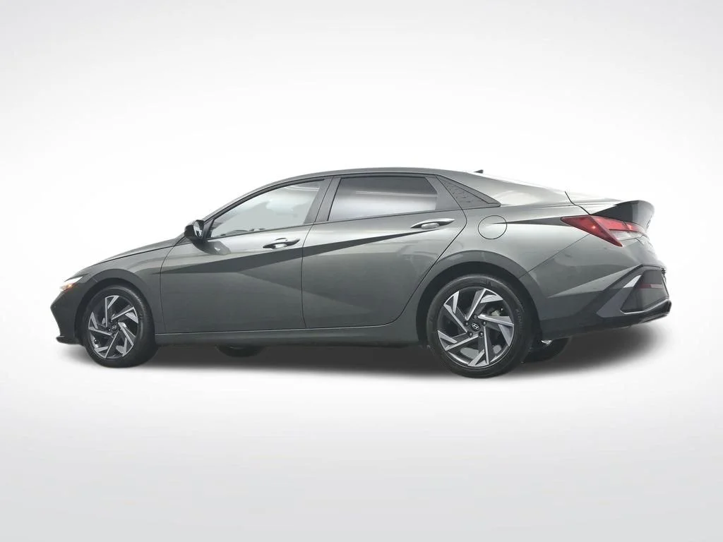 Used 2025 Amazon Gray Hyundai SEL Sport image 45