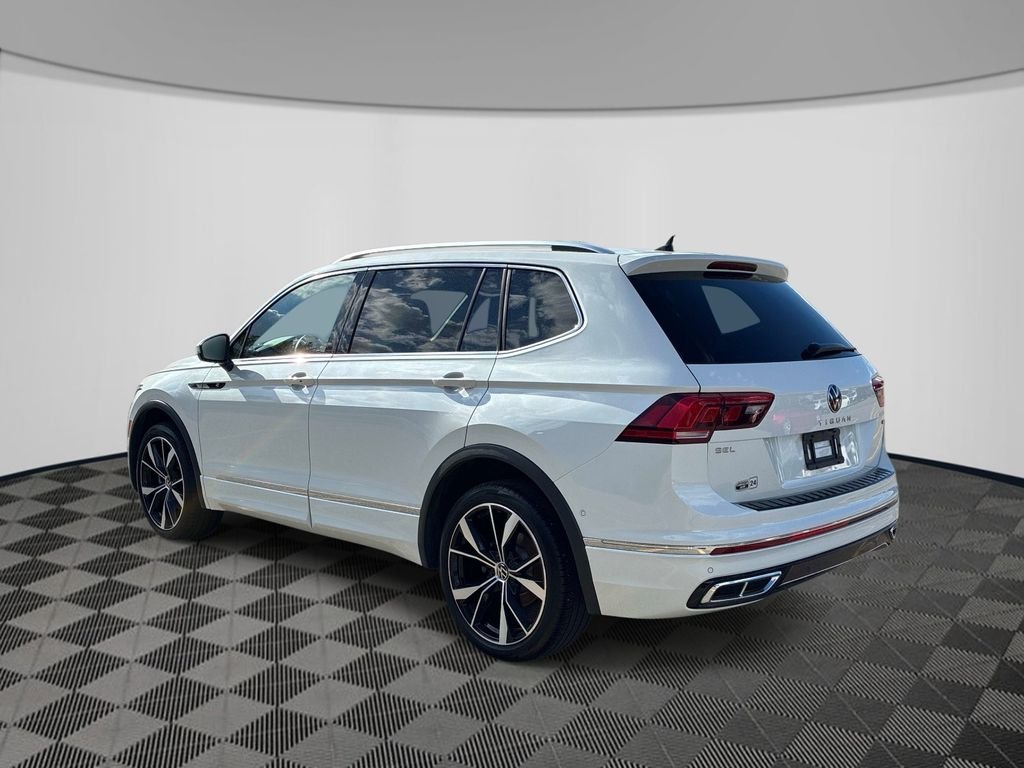 Used 2024 White Volkswagen 2.0T SEL R-Line image 5