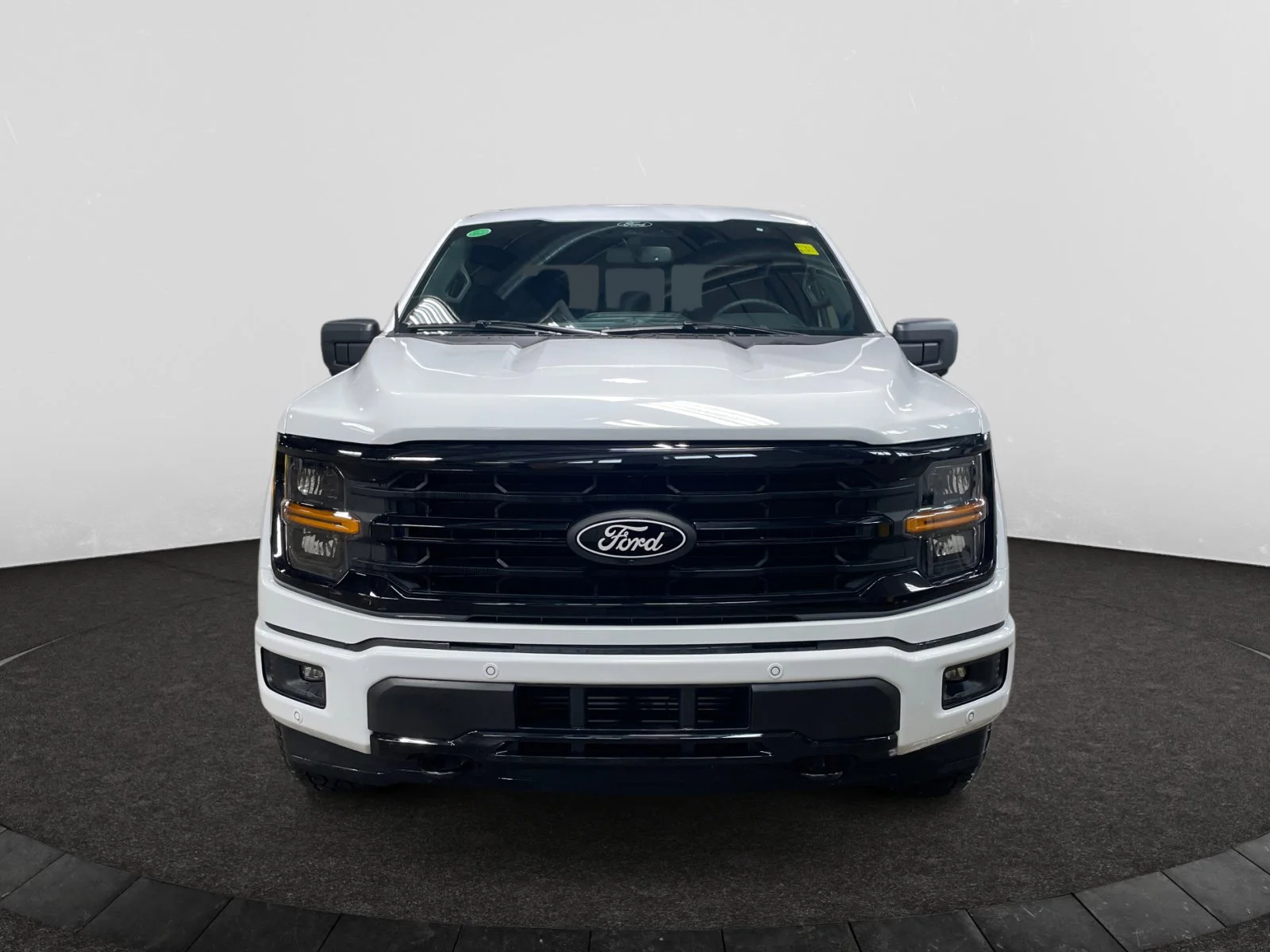 New 2026 Oxford White Ford XLT image 8