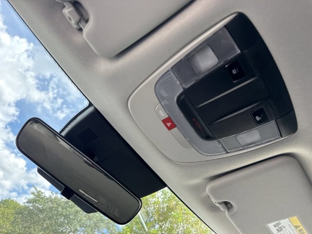 2025 Kia Sportage EX - Photo 22