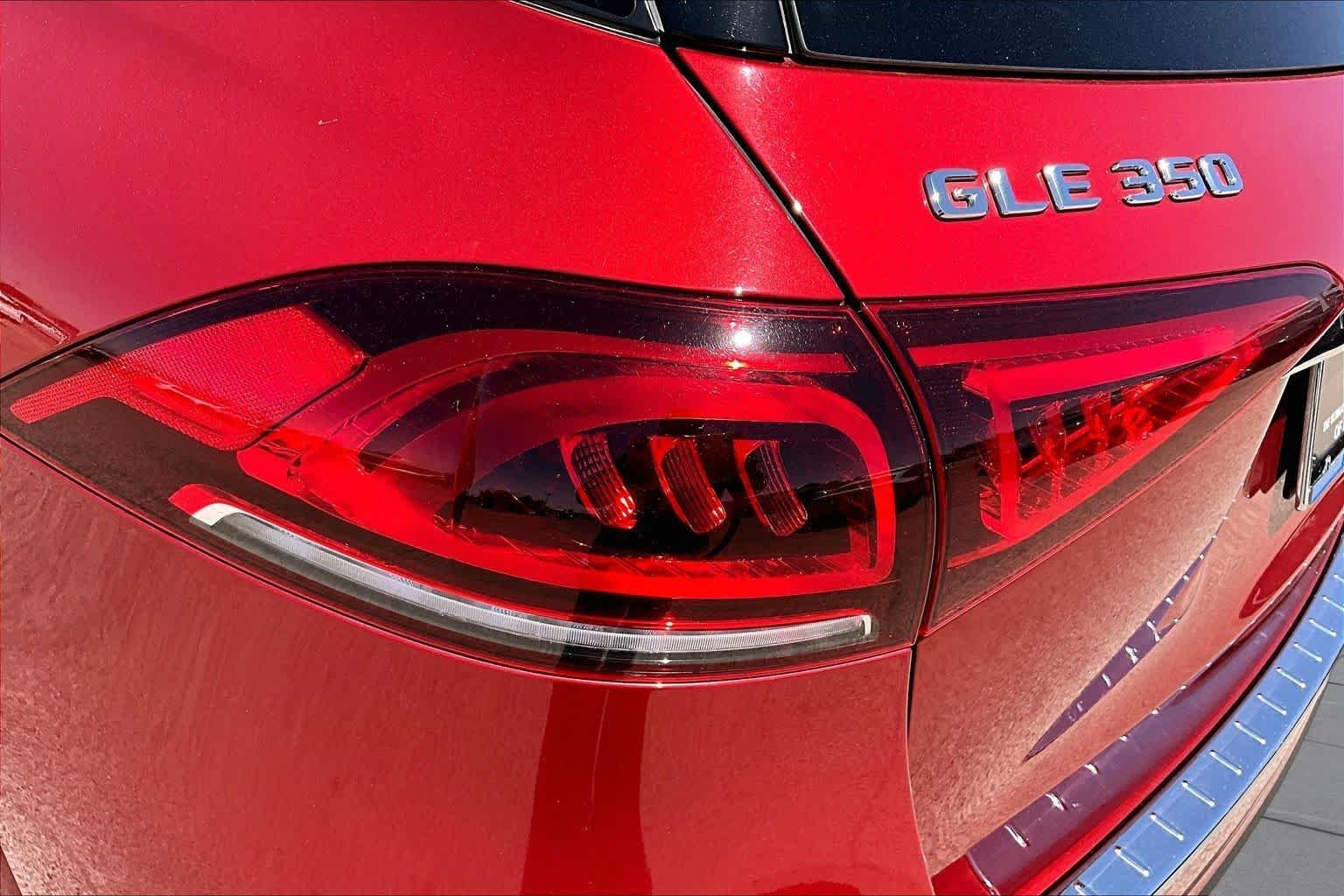 Used 2022 MANUFAKTUR Cardinal Red Metallic Mercedes-Benz GLE 350 image 28