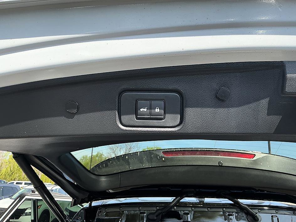 New 2026 Boulder Gray Pearl / Super Black Two-tone Nissan Platinum image 28