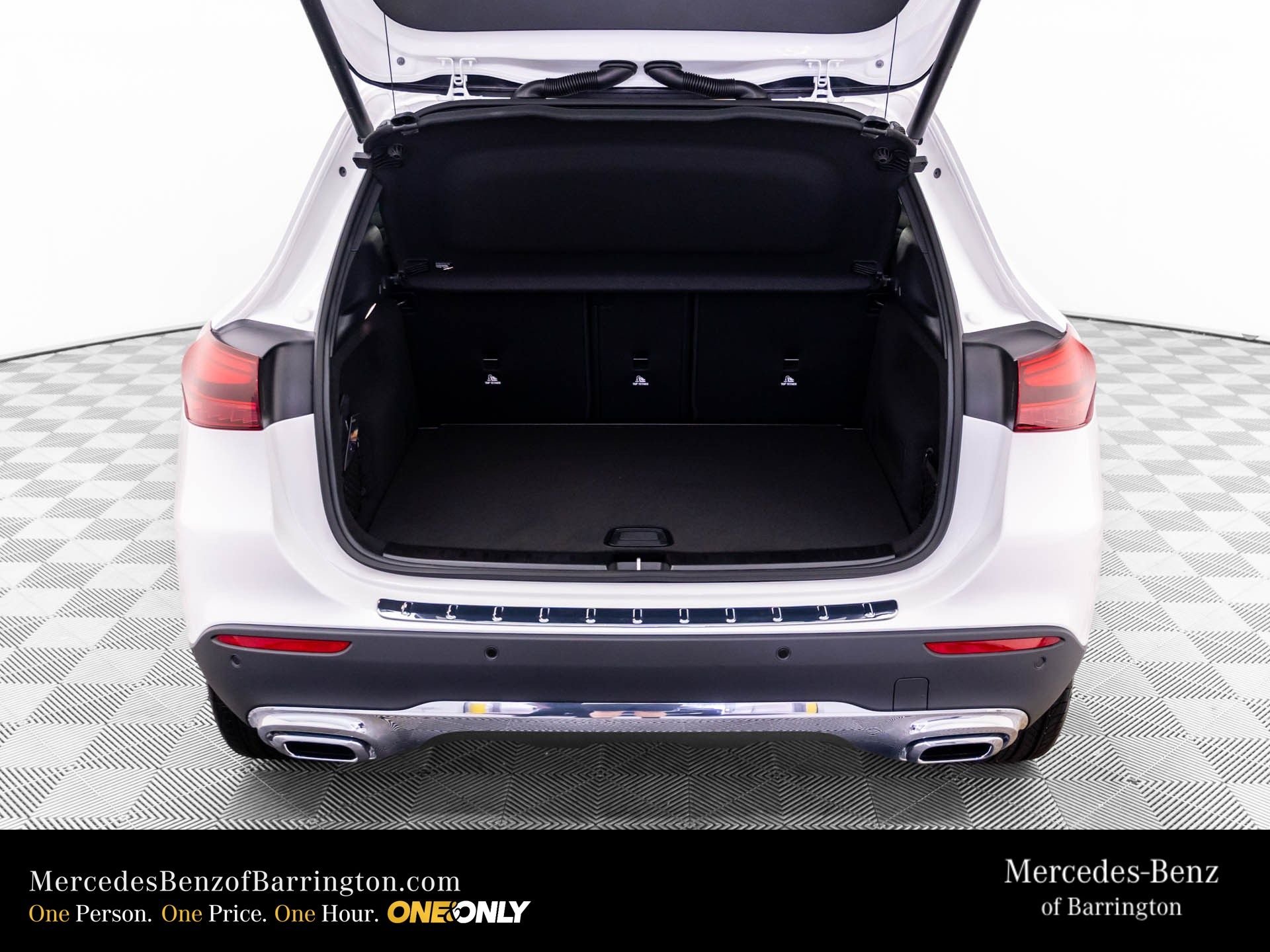 New 2026 Polar White Mercedes-Benz GLA 250 image 36