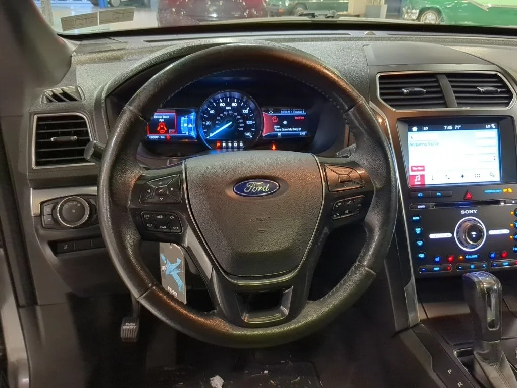 Used 2017 Gray Ford Limited image 2