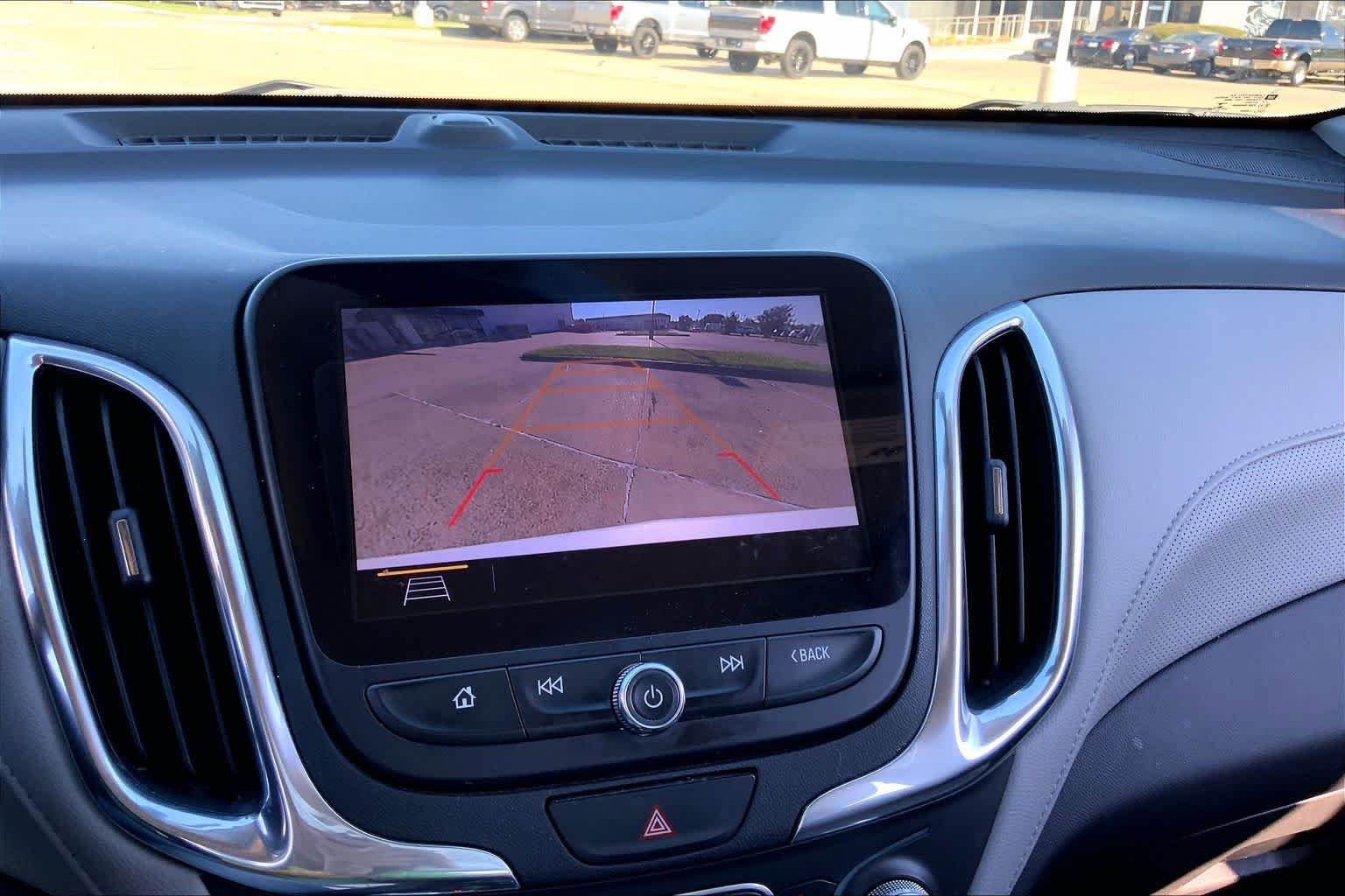 Used 2020 Iridescent Pearl Tricoat Chevrolet Premier image 26