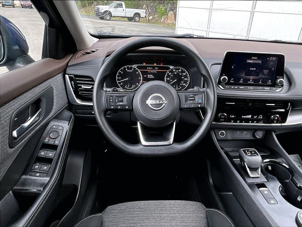 Used 2022 Caspian Blue Metallic Nissan SV image 17