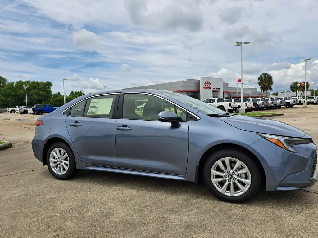 New 2026 Celestite Toyota  XLE image 3