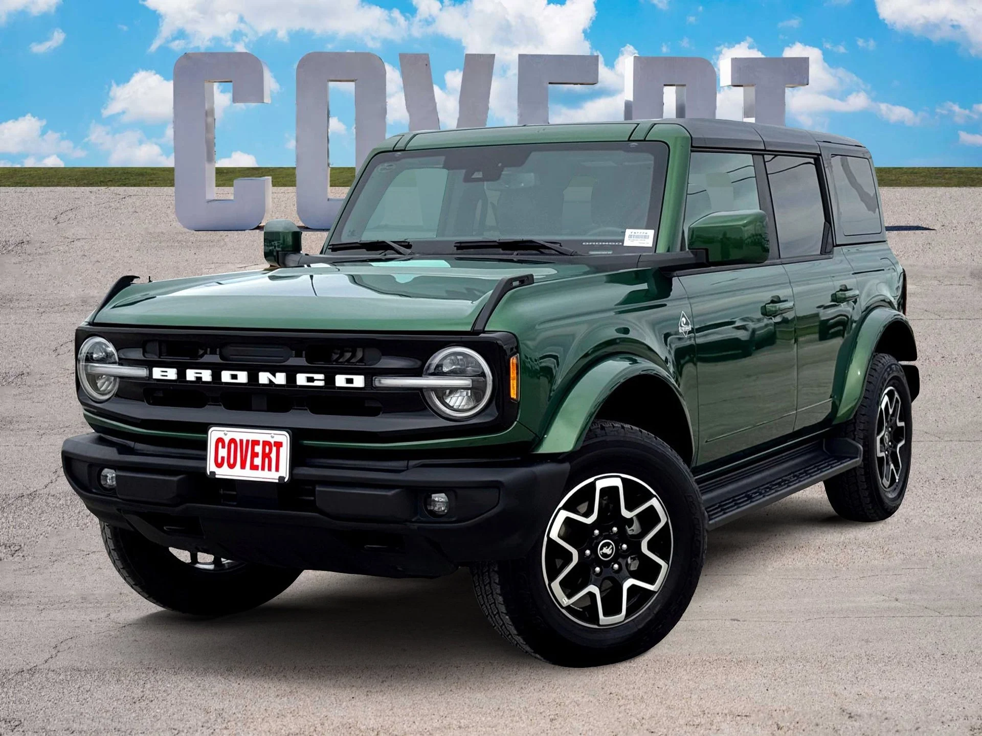 Used 2025  Ford Outer Banks image 1