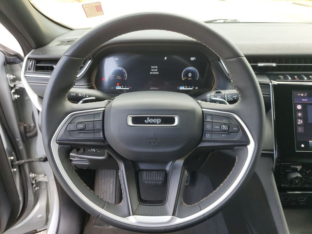 Used 2023 Silver Jeep Altitude image 26