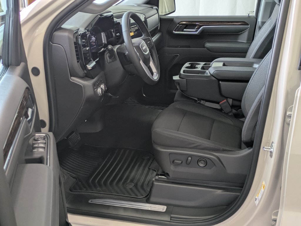 2026 GMC Sierra 1500 SLE - Photo 18