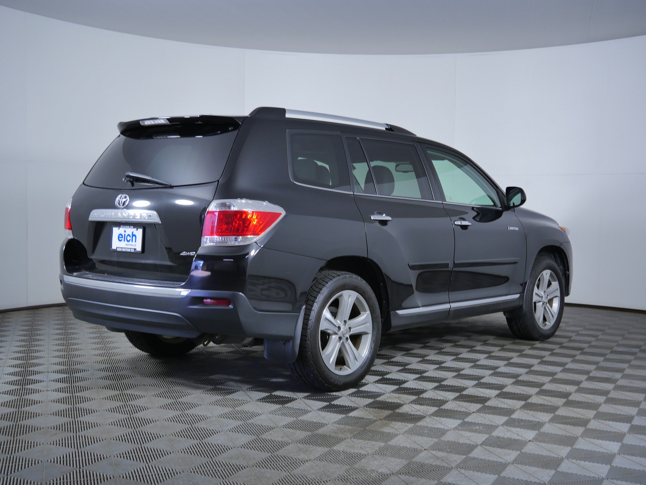 Used 2013 Black Toyota Limited image 7